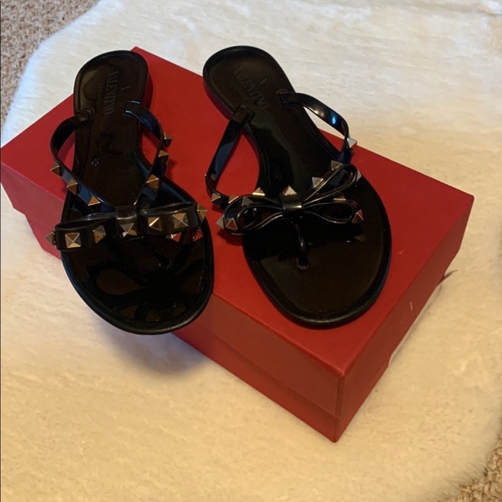 EUC- comes with box and receipt Valentino Jelly stud sandals 40 US 10